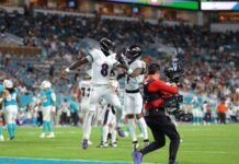 Baltimore Ravens domina os Dolphins e vence com show de Lamar Jackson.