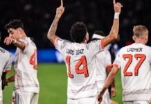 Luis Díaz marca duas vezes, é expulso e Bayern Munich vence PSG na Champions