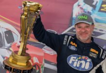 RUBIINHO BARRICHELLO – CAMPEÃO DA NASCAR BRASIL !