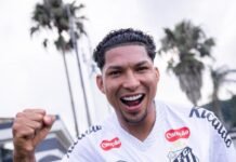 Santos anuncia a contratação do atacante Rony