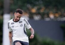 Na parte de baixo, Santos e Vasco travam batalha por recuperação no Brasileirão