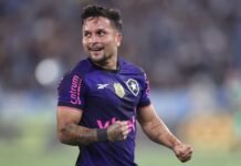 Botafogo é condenado pela Fifa por dívida na contratação do atacante Artur