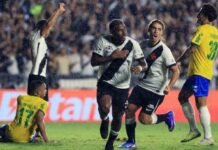 Na estreia de Renato Gaúcho, Vasco vence o Palmeiras de virada e deixa o Z-4 do Brasileirão