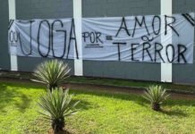 Torcida do Corinthians faz novo protesto em frente ao CT Joaquim Grava