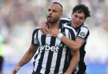 Com hat-trick de Arthur Cabral, Botafogo vence o Corinthians e afunda o Timão no Z-4 do Brasileirão