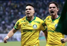 Em final maluco, Palmeiras vence a Chapecoense com um a menos e mantém a vantagem na liderança do Brasileirão
