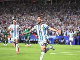 Em atuação histórica de Messi, Argentina vence a Argélia na estreia da Copa do Mundo