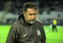 Conselho Deliberativo do Corinthians expulsa Augusto Melo do quadro de sócios