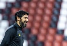 Loco Abreu surge como favorito para assumir o comando da seleção do Uruguai