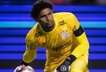 Hugo Souza admite impacto de atrasos salariais no Corinthians