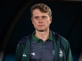 Fernando Seabra desfaz acordo com o Vasco e comunica que continua no Coritiba