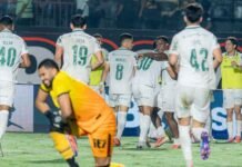 Com dois a mais, Palmeiras goleia o Vitória e amplia a vantagem na liderança do Brasileirão