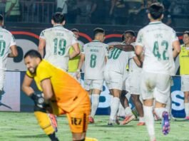Com dois a mais, Palmeiras goleia o Vitória e amplia a vantagem na liderança do Brasileirão