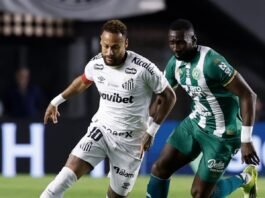 Neymar faz dois, mas Santos fica no empate com a Chapecoense e segue próximo ao Z-4 do Brasileirão