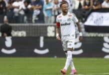 Santos dá descanso a Neymar e planeja conversa sobre futuro do atleta