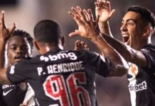Com um a menos, Vasco vence o Vitória e abre vantagem nas quartas da Copa do Brasil
