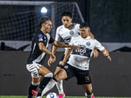 Vasco pressiona, mas fica no empate sem gols com o Olímpia pelas oitavas da Sul-Americana