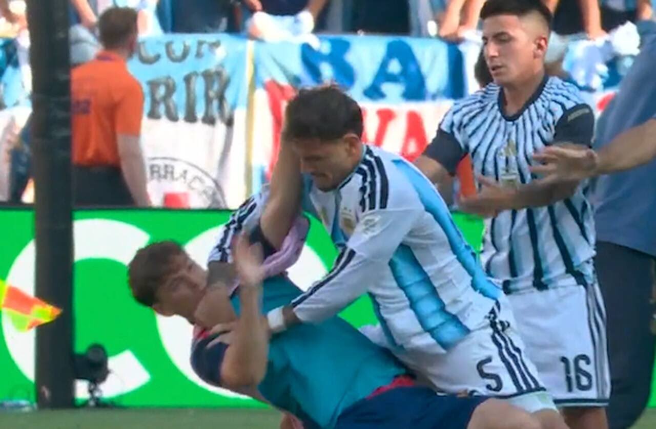 Paredes-agride-Gavi-apos-o-apito-final-da-decisao