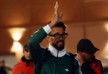 Vozinha encerra novela e chega ao Chile para se apresentar ao Colo-Colo