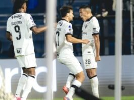 Cuello decide, Atlético-MG vence o Bragantino e abre boa vantagem nas oitavas da Sul-Americana