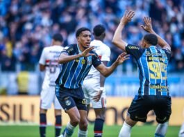 Grêmio vence o São Paulo de virada e sai do Z-4 do Campeonato Brasileiro
