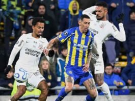 Com um a menos, Corinthians segura empate com o Rosario Central nas oitavas da Libertadores