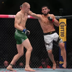 islam-makhachev-calcao-branco-em-luta-contra-ian-machado-garry-calcao-verde-1786855658306_v2_300x300.jpg