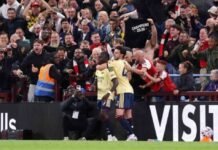 Saka decide, Arsenal vence o Aston Villa e segue 100% na Premier League