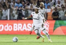 Neymar dispara contra gramado da Vila Belmiroe responsáveis após lesão: “Parabéns, viu”