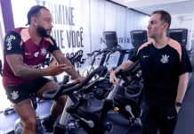 Corinthians tem volta de dupla aos treinos, mas Memphis Depay segue fora